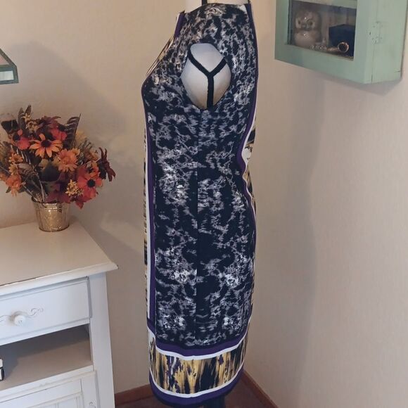 Maggy London Dramatic Knit Dress - Picture 4 of 9